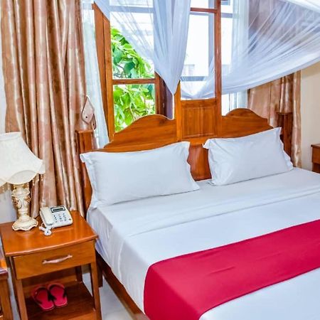 Ngambo Red Sun Lodge Kokoni מראה חיצוני תמונה