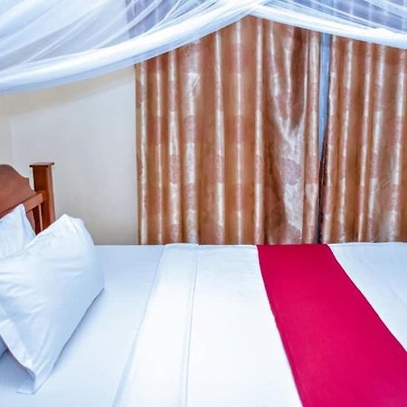 Ngambo Red Sun Lodge Kokoni מראה חיצוני תמונה