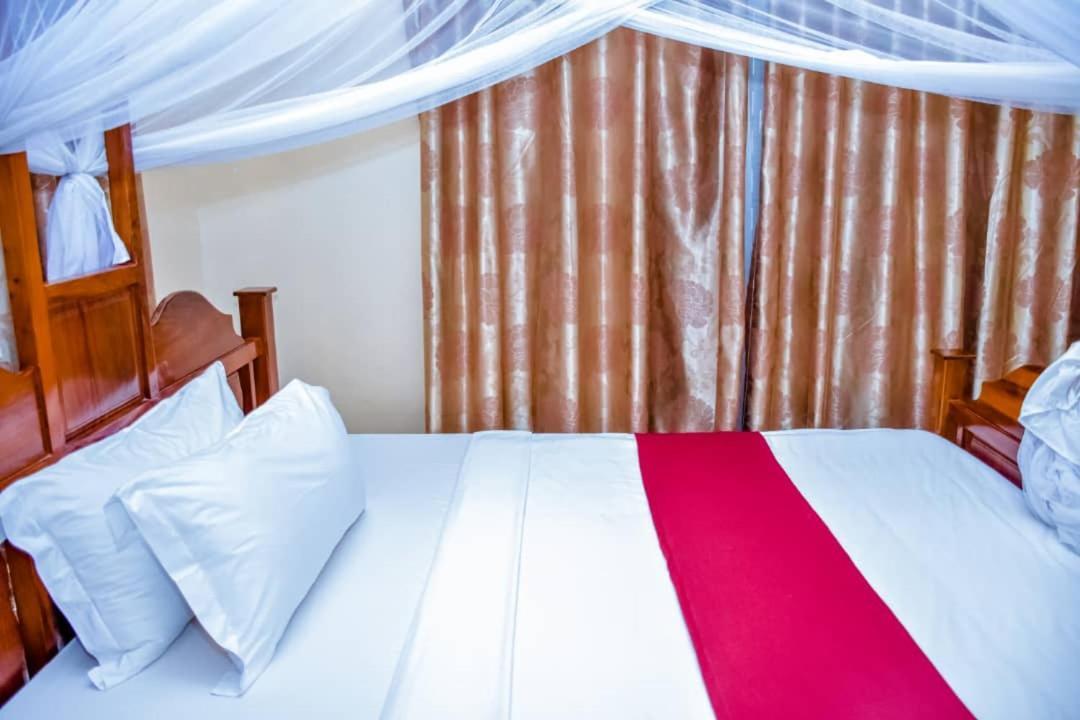Ngambo Red Sun Lodge Kokoni מראה חיצוני תמונה