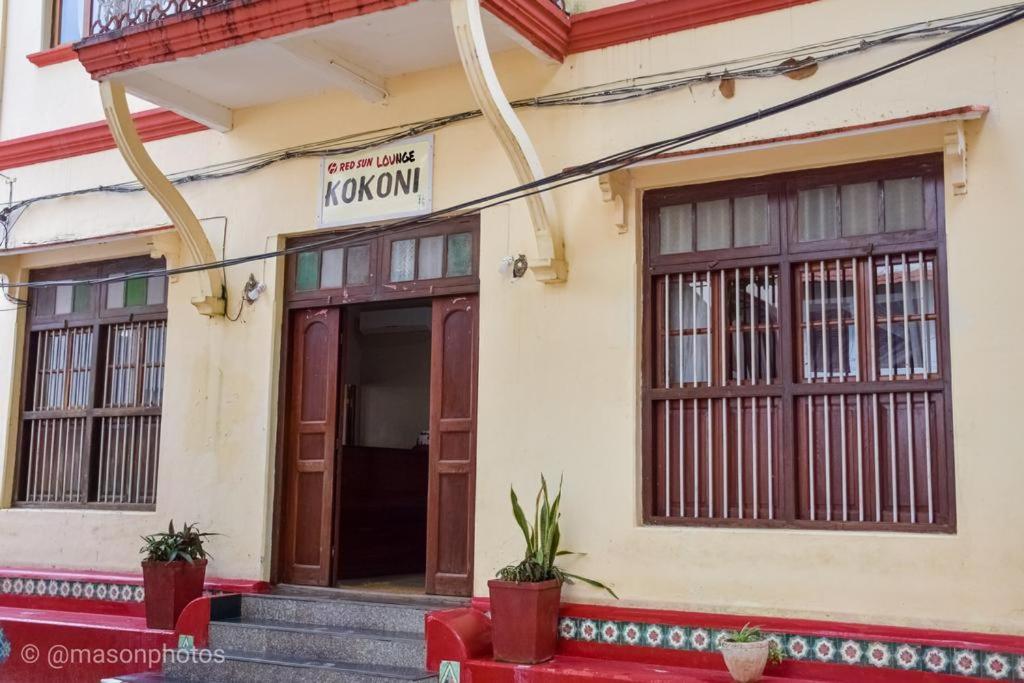 Ngambo Red Sun Lodge Kokoni מראה חיצוני תמונה